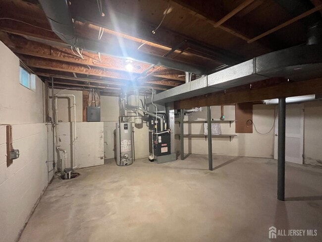 Building Photo - 16 Wisteria Ct