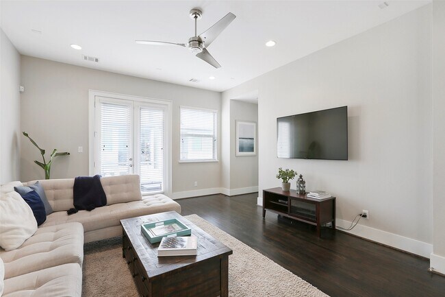 Building Photo - 2507 McDuffie St