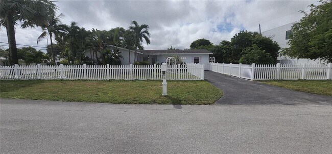 Building Photo - 200 NW 9th St