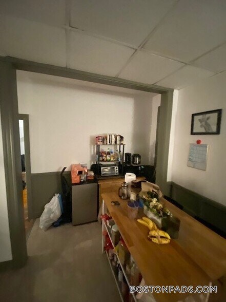 Building Photo - 147 Columbia St