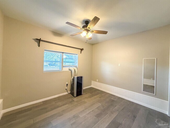 Building Photo - 1965 Brentco Rd