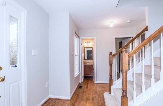 Building Photo - 2730 Wildwood Cir