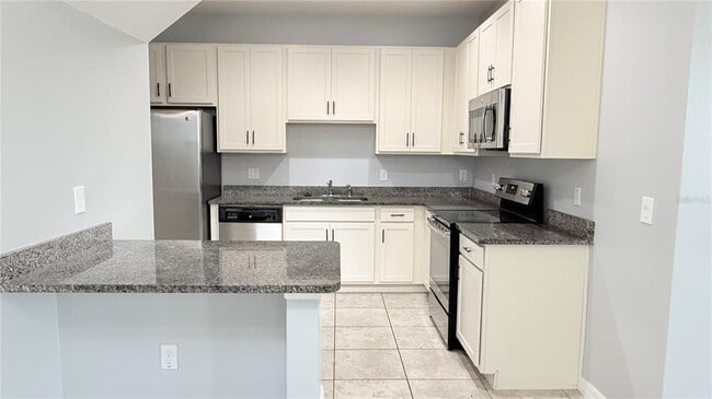 Building Photo - 2449 Seven Oaks Dr
