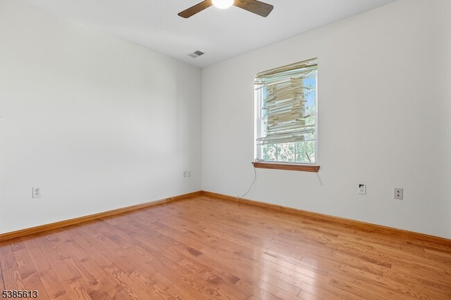 Building Photo - 87 Cottage St