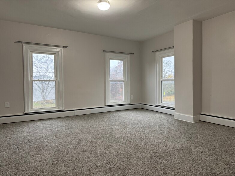 Building Photo - 8 Foote St