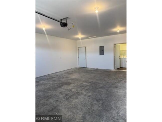 Building Photo - 1226-1228 Wisteria Ln