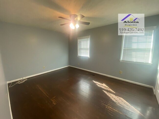 Building Photo - 6114 Regis Ct