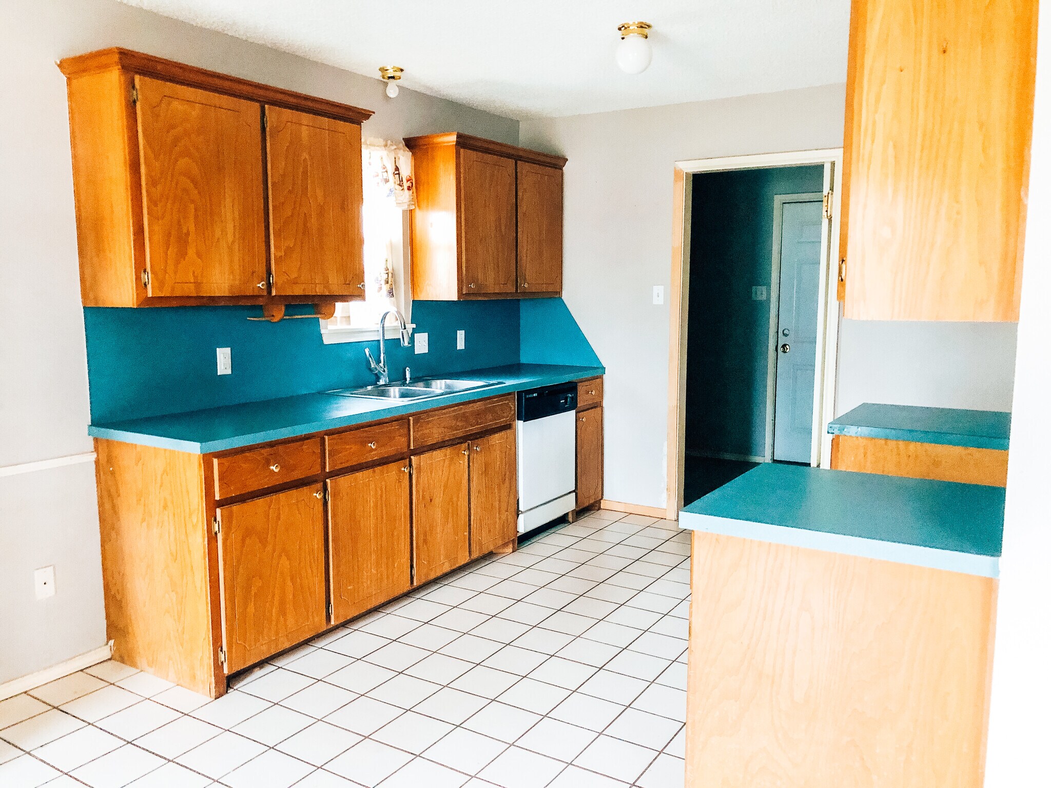 Building Photo - 6104 7th Dr