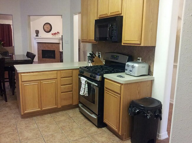 Building Photo - 19018 Piney Way Dr