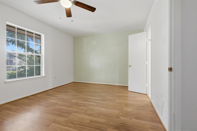 Building Photo - 7600 Burgoyne Rd