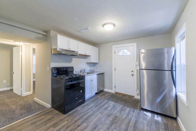 Building Photo - 238 N Irving Ave