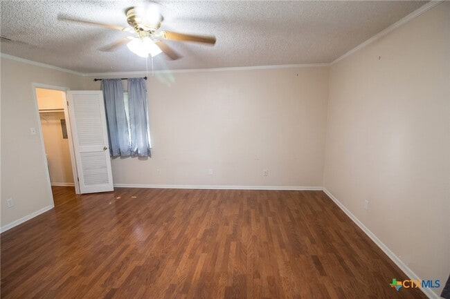Building Photo - 616 Manning Dr