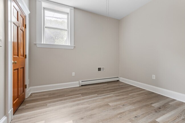 Building Photo - 141 Longwood Ave