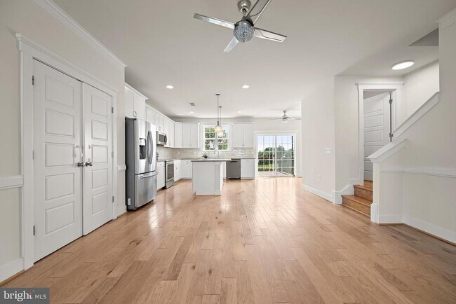 Building Photo - 212 Upper Brook Terrace