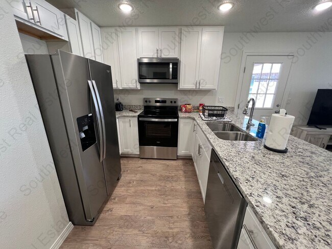 Building Photo - 2131 Bobwhite Ct