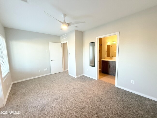 Building Photo - 7847 N 20th Glen