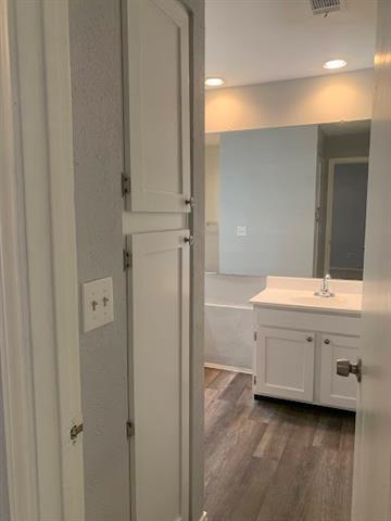 Building Photo - 5100 Verde Valley Ln