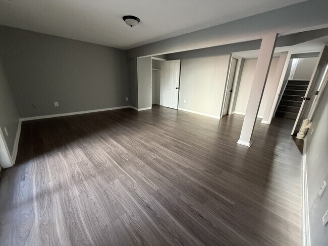 Building Photo - 1027 Pirates Ct