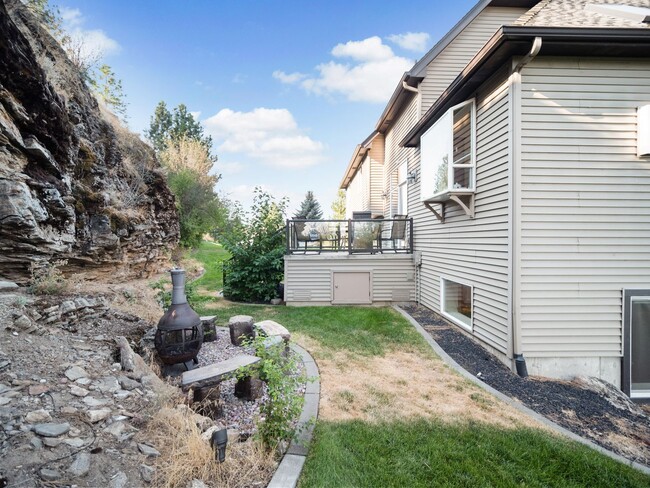 Building Photo - Dream Home At Shelley Lake