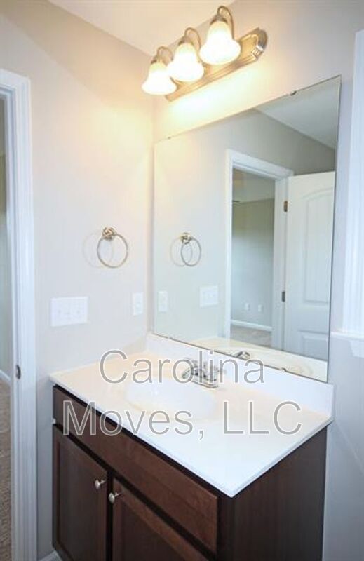 Building Photo - 105 Lockeland Park Dr