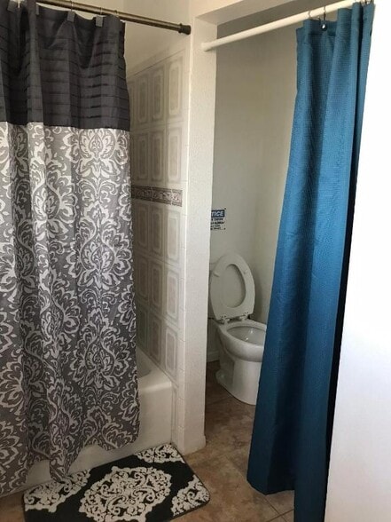 Building Photo - 6413 Center St