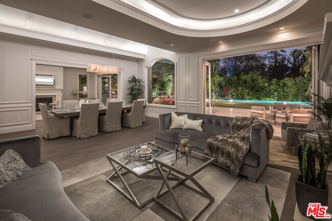 Building Photo - 210 S Westgate Ave