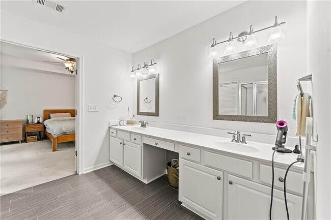 Building Photo - 5087 Wellisford Ct NW