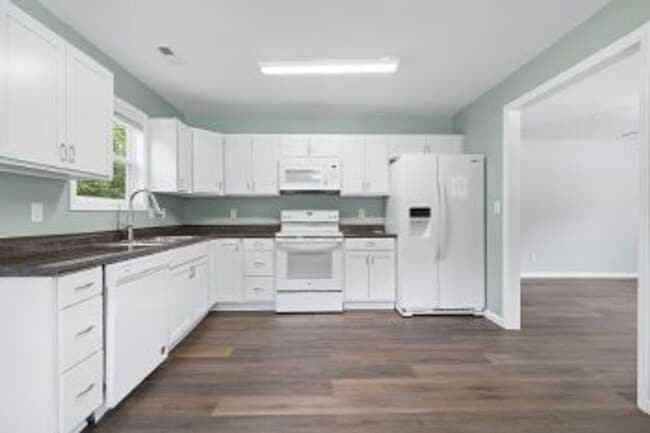 Building Photo - 629 Walnut Dr