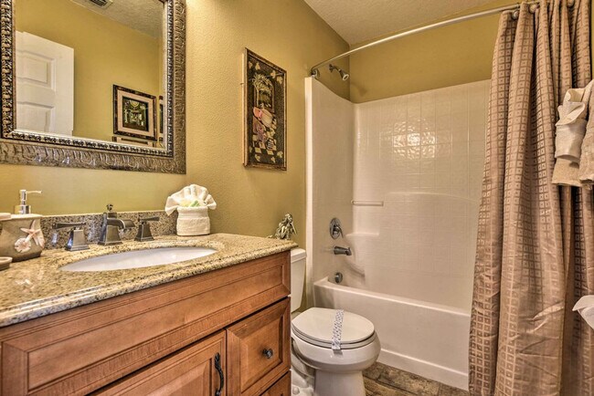 Building Photo - 407 Samuel St