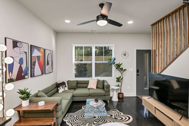 Building Photo - 816 Shull St