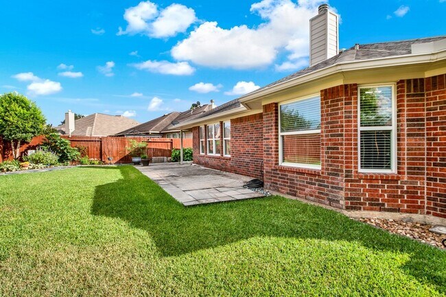 Building Photo - 9226 Fernwillow Dr