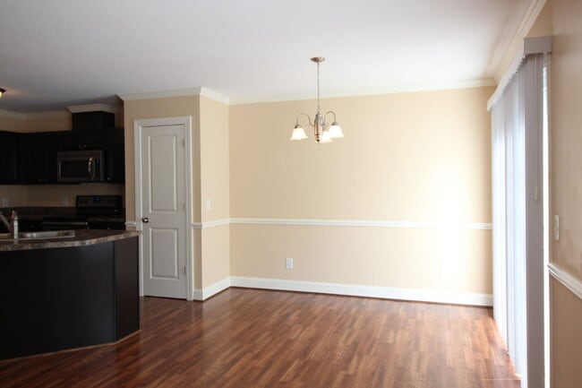 Building Photo - 120 Chandler Dr