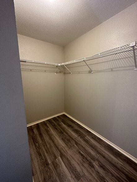 Building Photo - 14550 Fonmeadow Dr