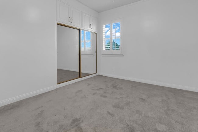 Building Photo - 1300 W 83rd Pl