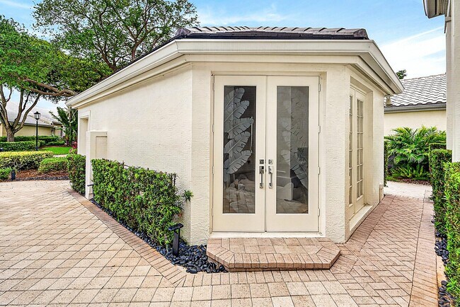 Building Photo - 1128 Crystal Dr