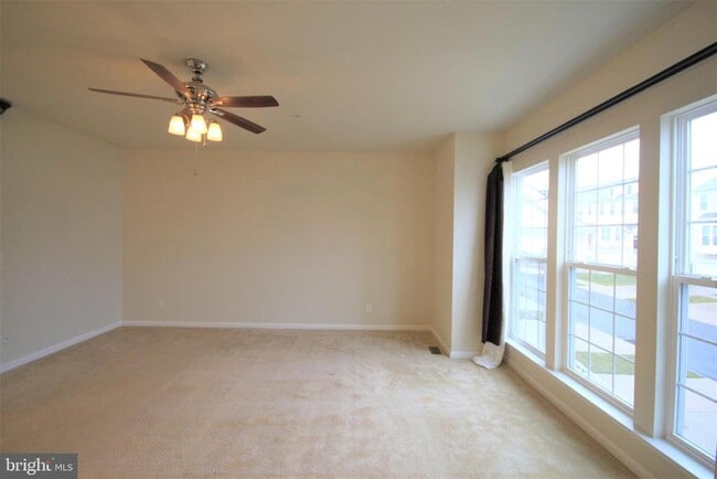 Building Photo - 609 Ellison Dr