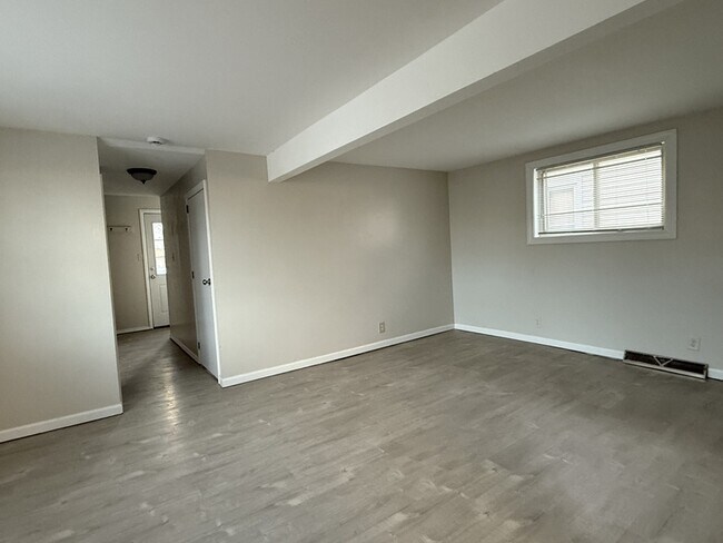 Building Photo - 1202 Alabama Ave