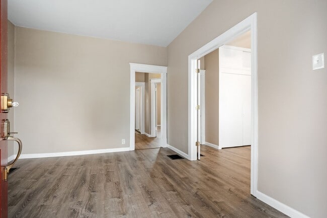 Building Photo - For the Big Dawgs