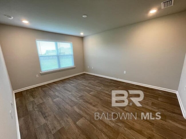 Building Photo - 23234 Shadowridge Dr