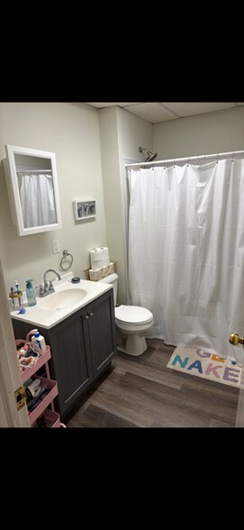 Building Photo - 413 N East Ave