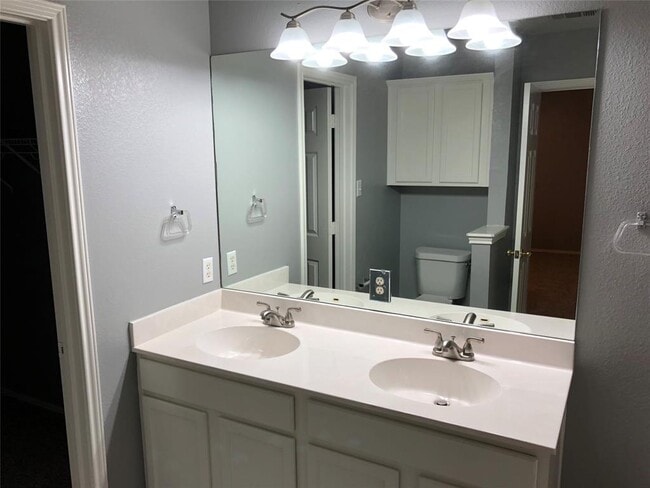 Building Photo - 2508 Jesse Owens Dr