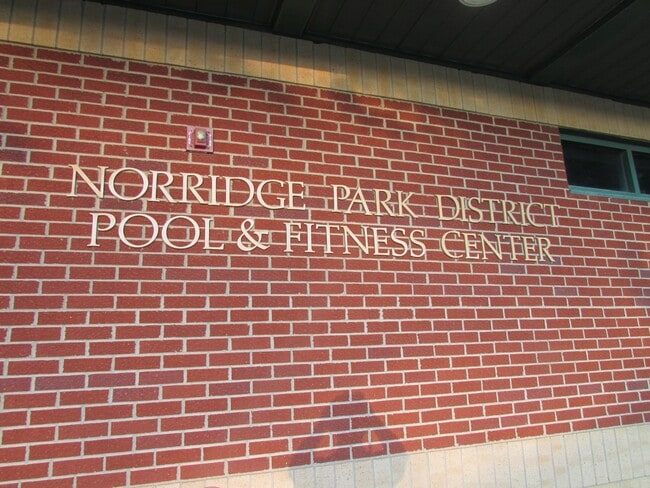 Building Photo - 4620 N Overhill Ave