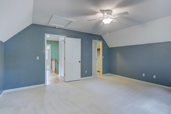 Building Photo - 2315 Treetop Ln