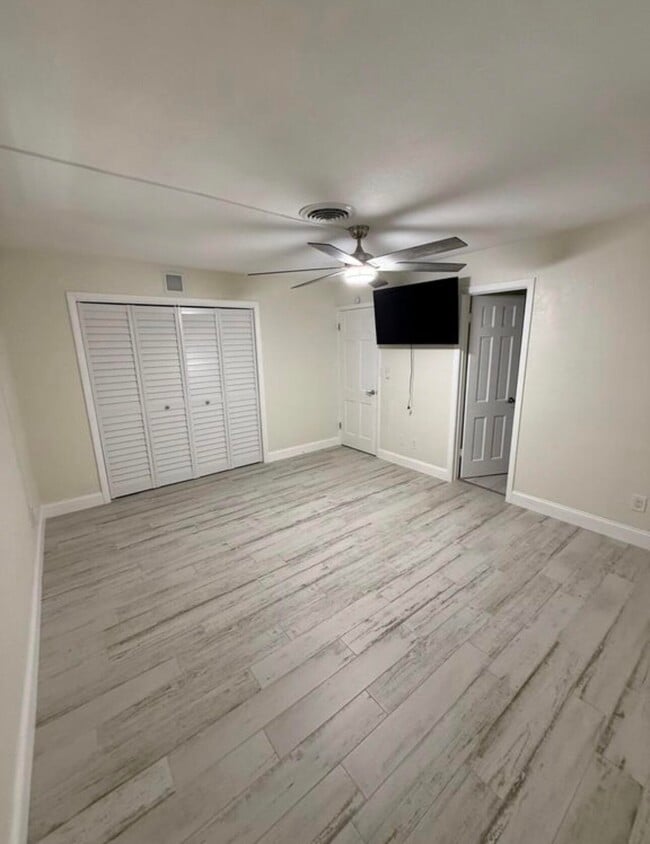 Building Photo - 3393 NE Sandra Dr