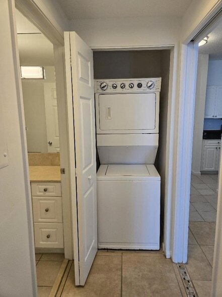 Building Photo - 651 Okeechobee Blvd