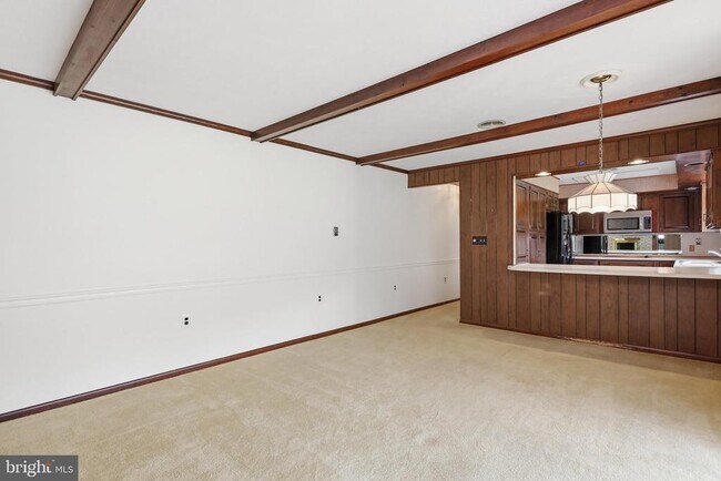 Building Photo - 11475 Pine Hill Dr
