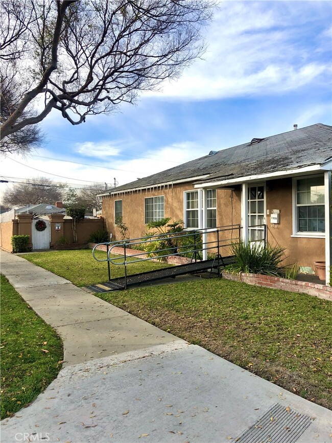 Primary Photo - 17039 Crenshaw Blvd