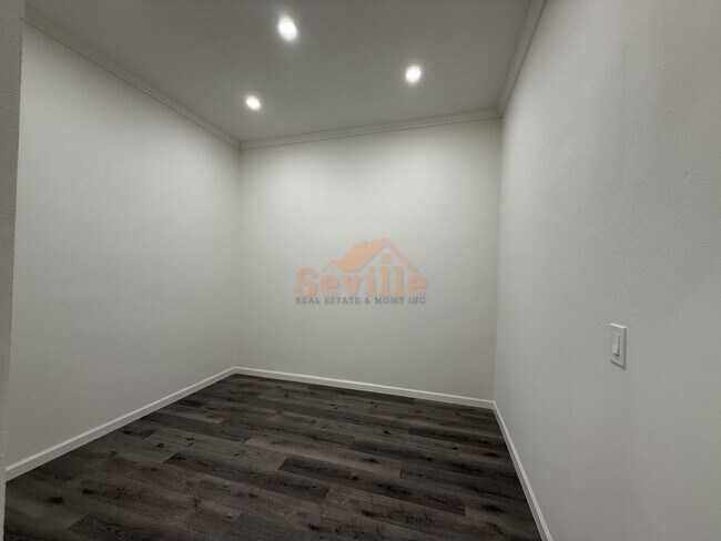 Building Photo - 356 Peralta St
