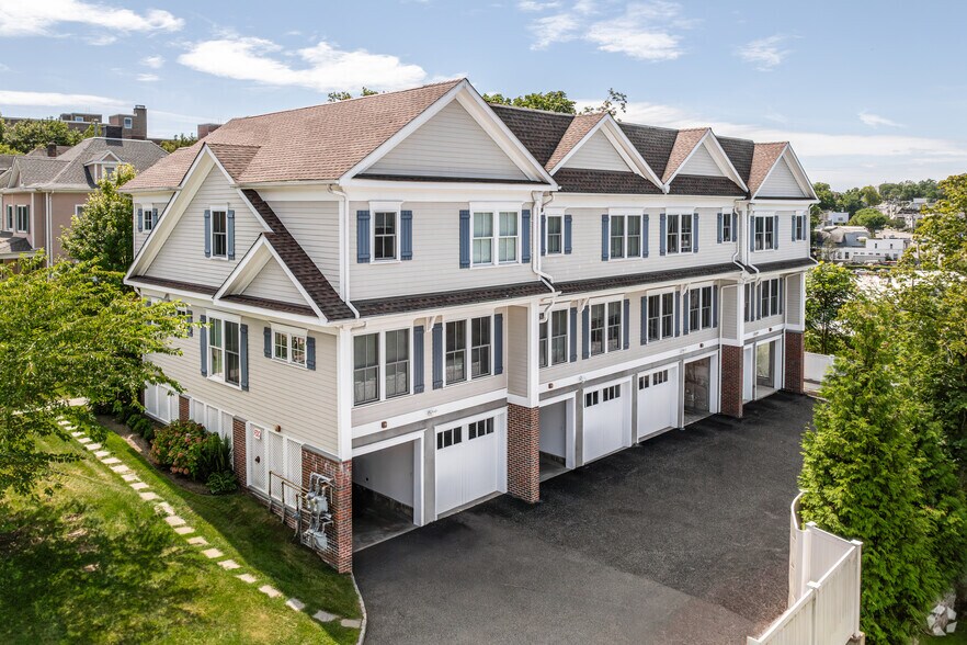 Building Photo - 52 Brookside Dr