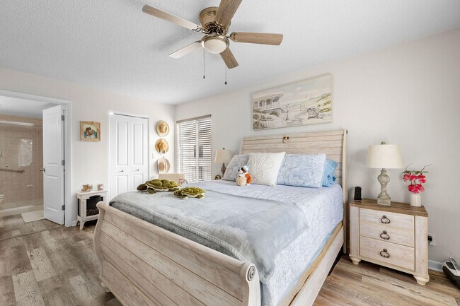 Building Photo - 2502 SE Anchorage Cove